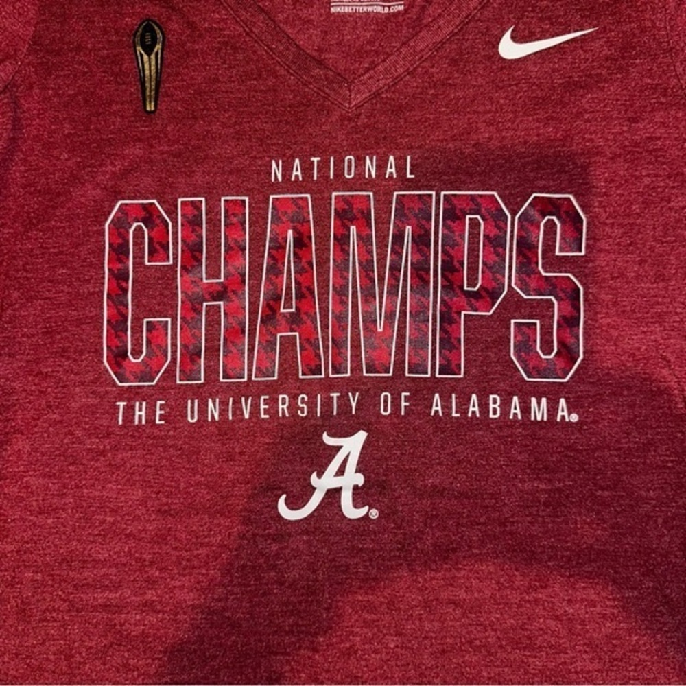 UGC Nike Alabama 2021 Rose Bowl Champions Locker Room V-Neck T-Shirt Sz M